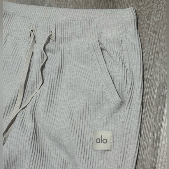 Alo Muse Sweatpant - Picture 6 of 6